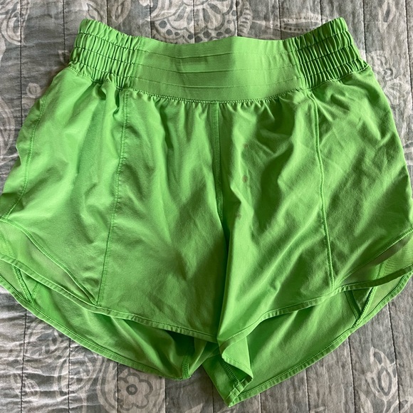 Lululemon hotty hot shorts (set of 3) ✨ - Picture 4 of 13